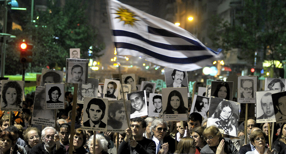 Cada año se realiza en Uruguay la Marcha del Silencio, la cual reclama justicia por los crímines de la dictadura.