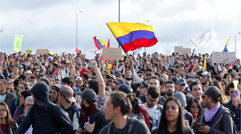 Colombianos mantienen movilizaciones en las principales ciudades del país
