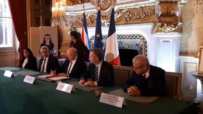 Cuba y Francia firmaron varios acuerdos para aumentar la cooperación económica.