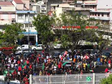 Las protestas en Martinica se extendieron hasta la noche de este lunes.
