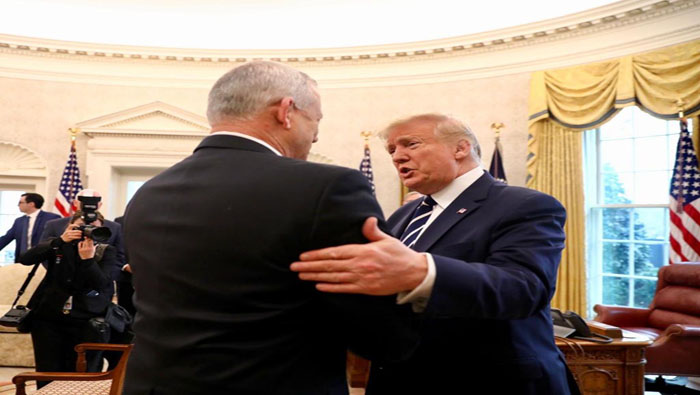 Trump aprovechó el recibimiento que hizo al primer ministro israelí, Benjamin Netanyahu, para dar el anuncio sobre su plan.