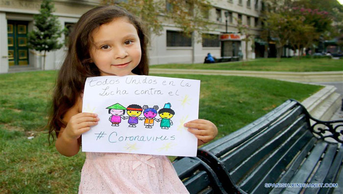 La niña chilena, Danna Suárez, compartió un dibujo expresando su apoyo a la lucha de China contra el nuevo coronavirus.