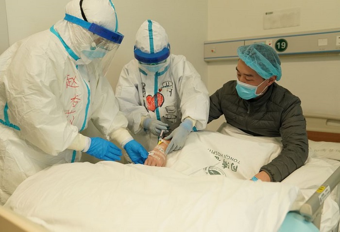 Esta jornada, 2.109 pacientes abandonaron el hospital en el gigante asiático.