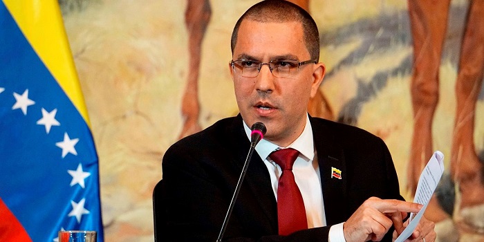 El canciller, Jorge Arreaza, catalagó al Gobierno de Bolsonaro como una caricatura servil de los Estados Unidos.