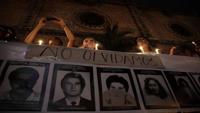 Varios sectores de la población han criticado al Gobierno colombiano por no implementar medidas eficaces para detener los asesinatos.