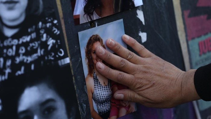 Al 30 de mayo de 2020, habían 15 femicidios consumados y 43 femicidios frustrados en Chile.