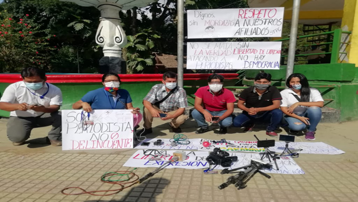 Diferentes organizaciones sociales y partidos políticos han rechazado las agresiones en contra de los trabajadores de la comunicación en Bolivia.