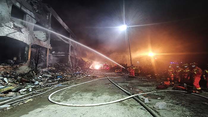 Las explosiones en la ciudad de Wenling causaron el colapso de viviendas residenciales y talleres de fábricas.