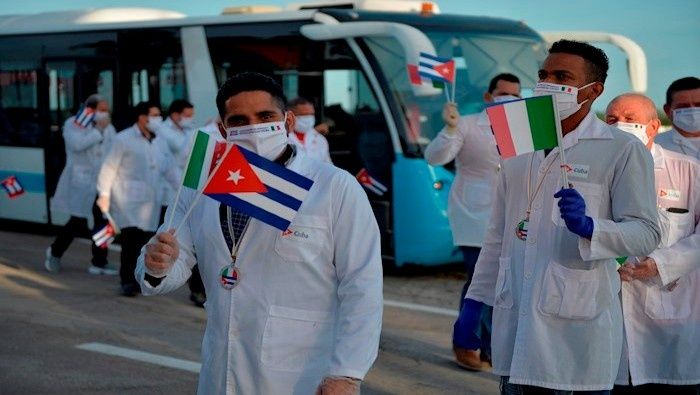 ¿Cómo calificas el papel de los médicos cubanos que han luchado contra la Covid-19 en el mundo?