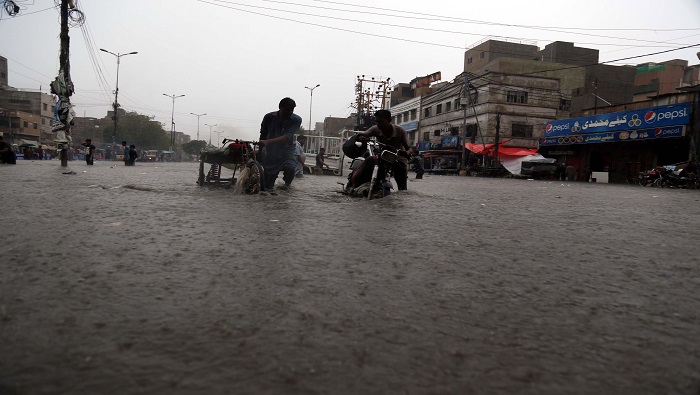 Según el jefe del Departamento de Meteorología de Pakistán, Sardar Sarfraz, Karachi recibió lluvias sin precedentes.