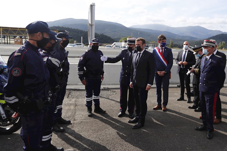 Macron y, en general, la Unión Europea se aprestan a endurecer las medidas antiinmigración.