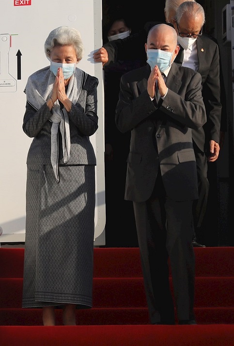 El príncipe Norodom Sihanouk, actual rey y primer ministro de Camboya, es el presidente desde 1991.
