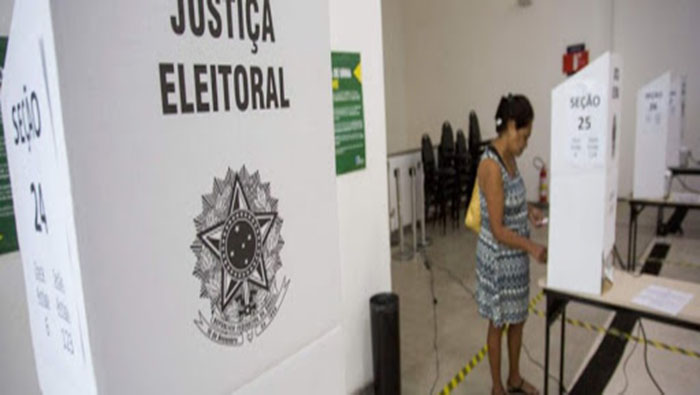 Según estimaciones de medios de comunicación, los candidato de Bolsonaro tienen opción en Río de Janeiro y Fortaleza..
