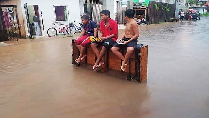 Sumado a ello, este lunes, la capital de Amapá, Macapá, se vio afectada por severas lluvias.