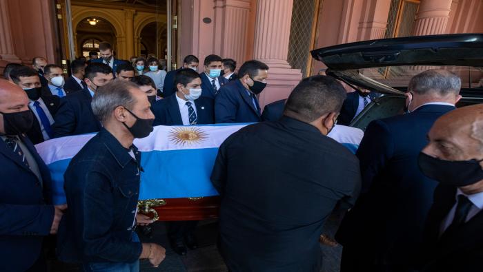 La despedida popular a Diego Armando Maradona ha sido tan mítica como la historia del ídolo al que todos los argentinos y el mundo hoy dicen adiós.