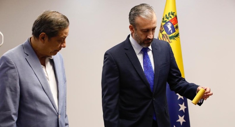 El Aissami denunció un plan de atentando que pretendía provocar una explosión en la refinería El Palito, con la complicidad de Colombia.