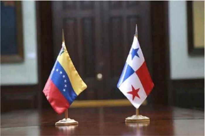 En marzo de 2019, el Gobierno panameño retiró las credenciales al embajador oficial venezolano, Jorge Durán Centeno.