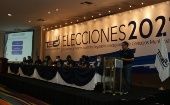 Durante la conferencia de prensa se cuestionó la efectividad del sistema de procesamiento y trasmisión de datos electorales.