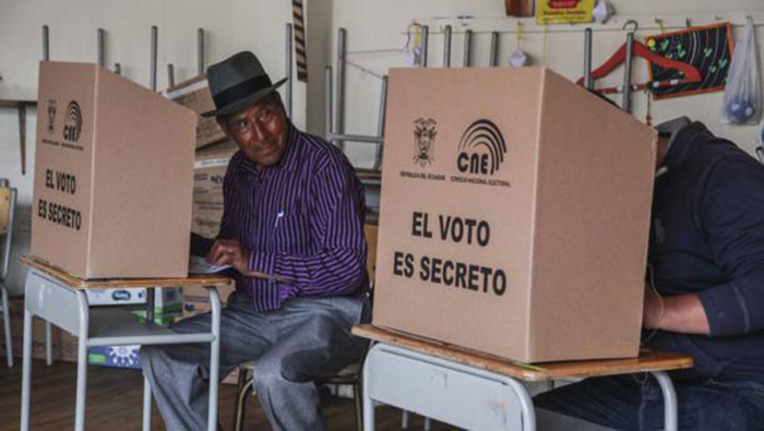 Elecciones presidenciales en Ecuador: Tramas, fake news y montajes judiciales