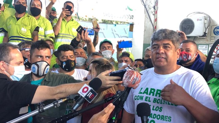 Palbo Moyano, secretario del gremio, exigió en la asamblea de paro el bono de los 500 trabajadores contagiados