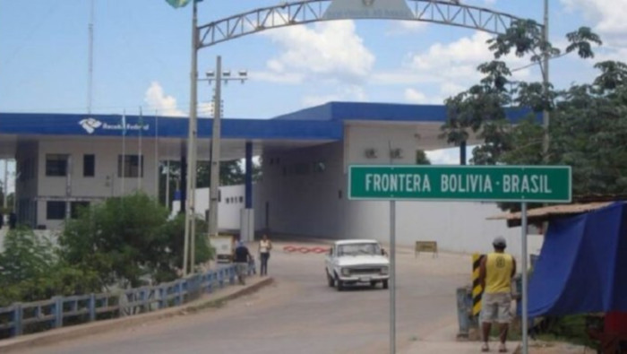 Bolivia aplicó, desde el viernes anterior 2 de abril, el cierre de fronteras temporal con Brasil por siete días.