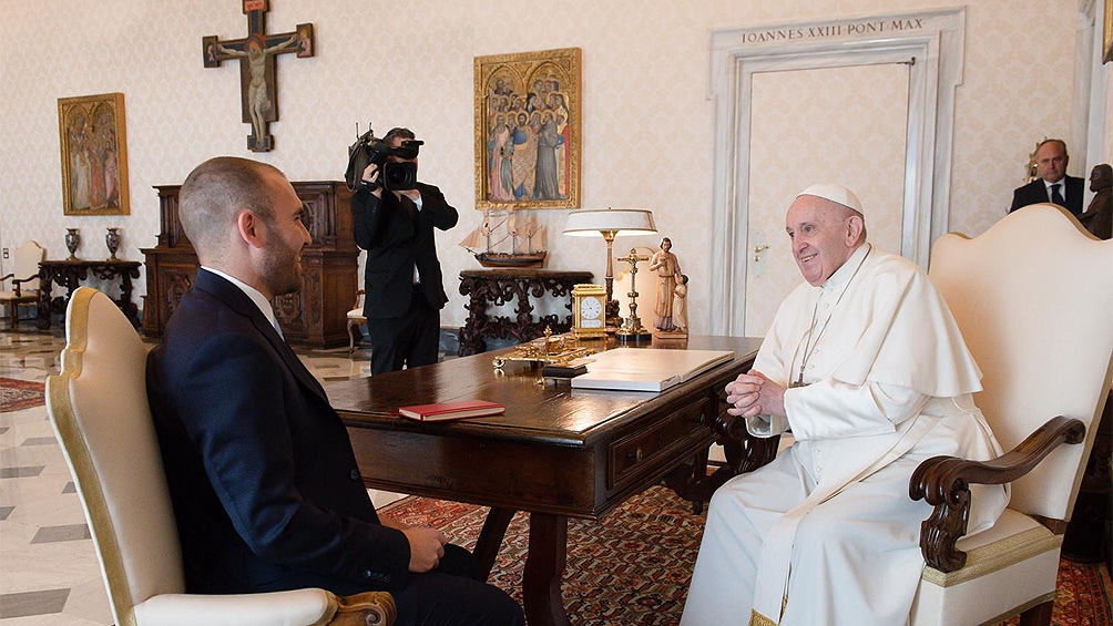 La reunión entre el ministro argentino de Economía, Martín Guzmán y el papa Francisco ocurrió de manera privada y tuvo una duración aproximada de 50 minutos.