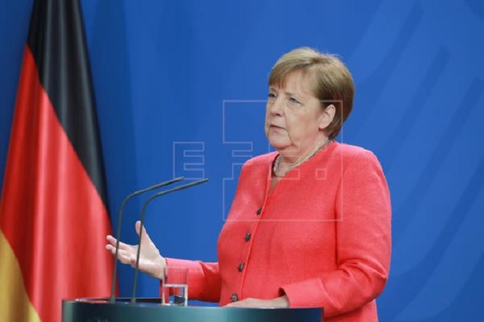 Merkel defendió en su discurso el toque de queda, una de las medidas más controvertidas del proyecto de ley del Gobierno. 
