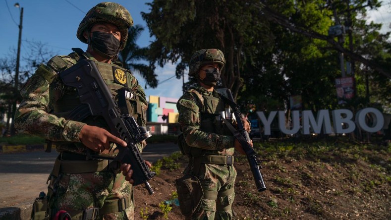 La presencia del ejército colombiano ha espoleado las manifestaciones en varias ciudades, en medio del Paro Nacional que vive el país en las últimas tres semanas.