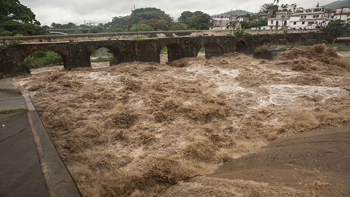 Los organismos de precención y protección del país se mantienen en alerta ante el incremento de las lluvias e inundaciones.