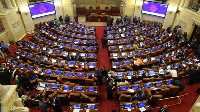 El pasado 27 de mayo el Senado rechazó la moción de censura contra Molano con 79 sufragios sobre los 31 congresistas que piden su salida.