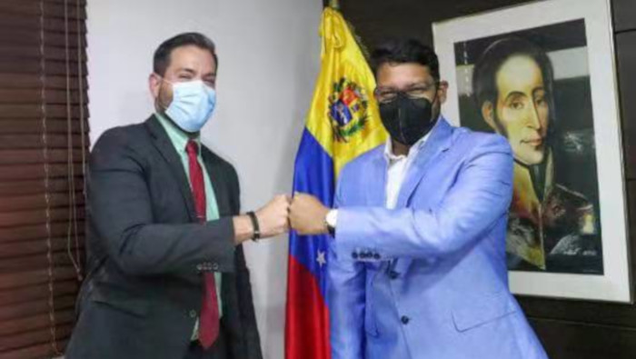 Los diplomáticos venezolano y mexicano, en su encuentro, expresaron el deseo mutuo de fortalecer los lazos de cooperación.