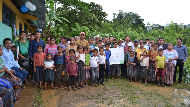 Los pueblos originarios mayas en Guatemala reclaman la devolución de sus tierras ancestrales las cuales están en manos del Estado y particulares.