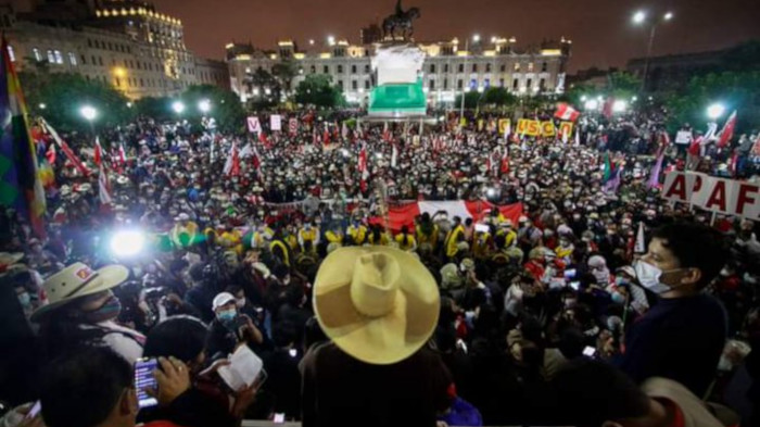 Las marchas multitudinarias a favor de Castillo se realizaron cuando se han expresado amenazas de grupos de derecha para desconocer el resultado electoral.