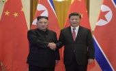 Xi Jinping puntualizó que “el camarada secretario general Kim Jong Un y yo nos hemos reunido muchas veces para (…) el desarrollo de las relaciones entre las dos partes y los dos países”.