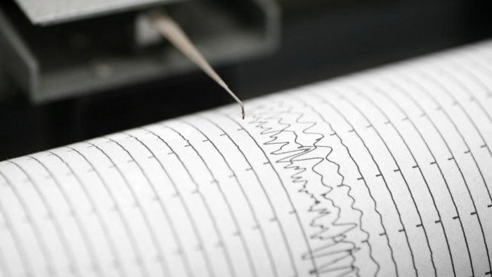 El terremoto fue registrado a 27 km de la ciudad de Khest, en la provincia de Fars, según el servicio sismológico local iraní.