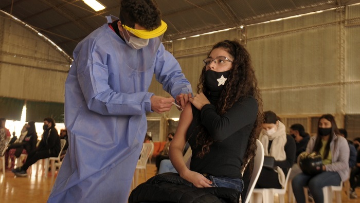 El Ministerio de Salud de Argentina decidió ampliar su plan estratégico de inmunización contra el virus SARS-CoV-2.