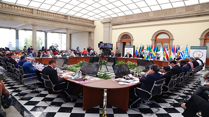 La firma del acuerdo aeroespacial se dio en el marco de la vigésimo primera Cumbre de la Celac que se celebra en México.