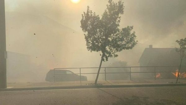 Fueron las llamas las que obligaron a que varias comunidades iniciaran el proceso de evacuación en varias localidades de Canadá y EE.UU.