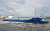 El buque Augusto César Sandino llegó al puerto del Mariel con 30 contenedores cargados de alimentos. 