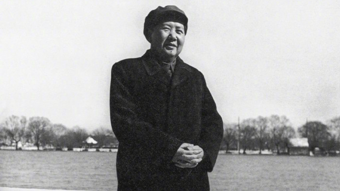 En su Gobierno, Mao emprendió varias campañas de reafirmación ideológica, como el Gran Salto Adelante y la Revolución Cultural.