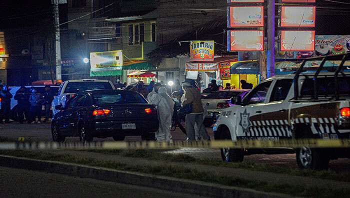 Fuerzas de seguridad mexicanas investigan los incidentes armados en la ciudad fronteriza de Nueva Laredo.