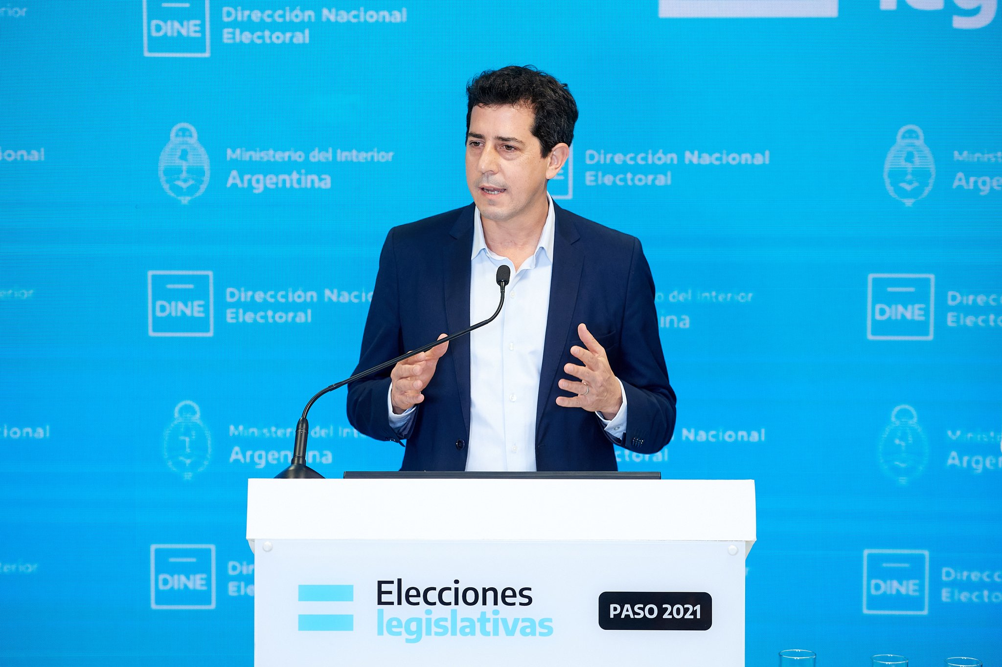 Ministro de Interior de Argentina anunció que ya se dio inicio a la publicación de resultados en el portal electoral.