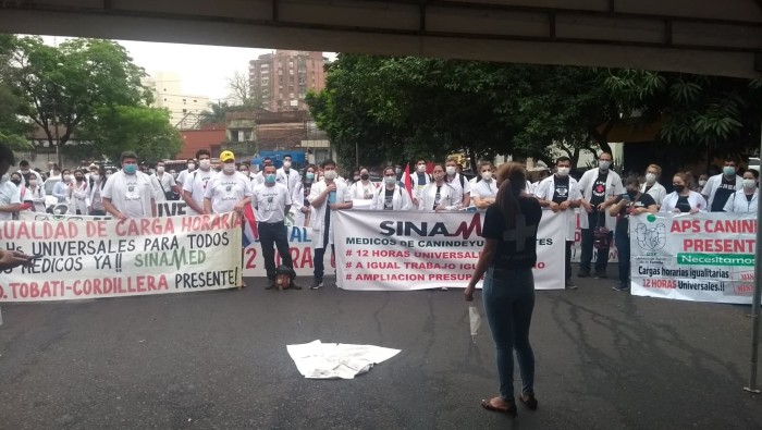 Los médicos paraguayos no detendrán su movilización hasta que todos sean considerados iguales para el aumento de salario y los horarios de trabajo.