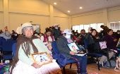 El diálogo tiene lugar en la sede de la Federación Sindical de Trabajadores Mineros de Bolivia, en La Paz.