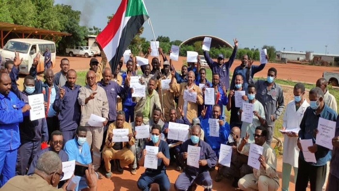 Trabajadores de diversos sectores se unen a la movilización para que en Sudán sea restaurado el orden constitucional.