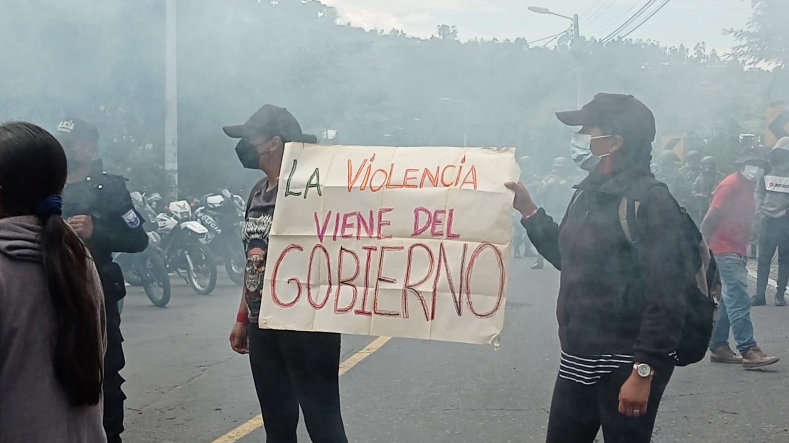 Decenas de detenidos y heridos por impacto de balas de goma y gases lacrimógenos ha dejado la represión policial en Ecuador.