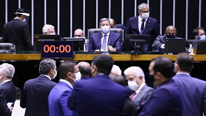 Ministros brasileños votaron a favor de la medida cautelar concedida por la ministra Rosa Weber.