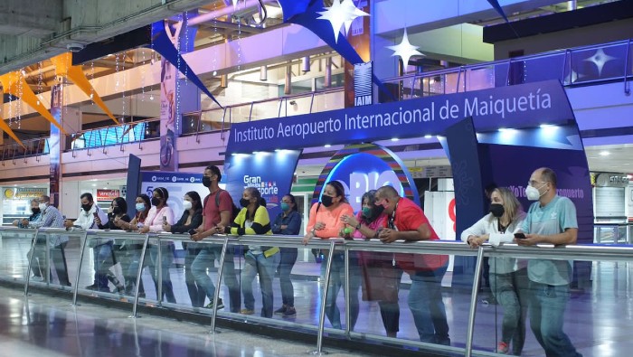 El presidente Maduro el miércoles anunció que ha pedido ayuda a la Acnur y a la Organización Internacional para las Migraciones (OIM) para incrementar el número de vuelos, aunque no obtuvo respuesta positiva.