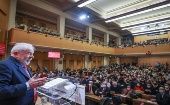 Lula brindó una conferencia ante un entusiasta auditorio en la universidad parisina Sciences Po. 