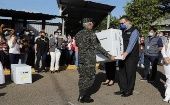Las maletas electorales que se envían a los centros de votación son trasladadas y custodiadas por efectivos de las Fuerzas Armadas.